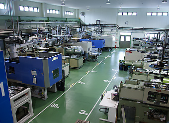 Injection molding plant